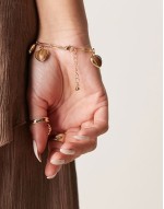 bracelet with faux tigers eye heart charms in gold tone
